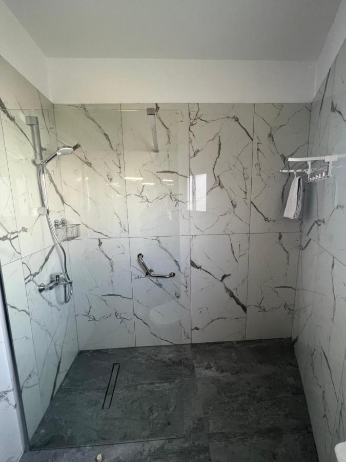科法罗尼缇公寓酒店 Paphos 外观 照片