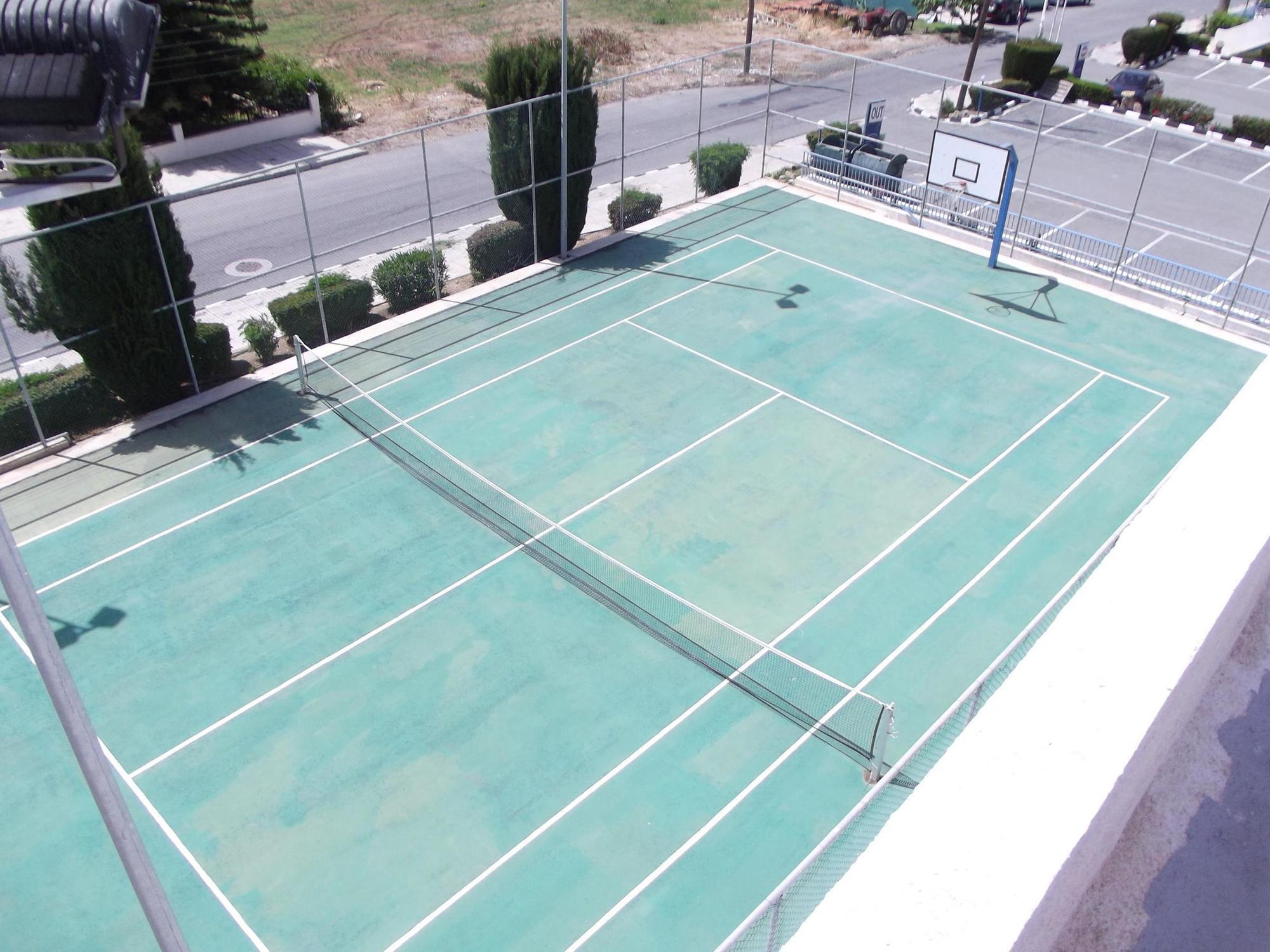 科法罗尼缇公寓酒店 Paphos 外观 照片