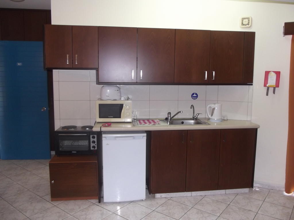 科法罗尼缇公寓酒店 Paphos 客房 照片