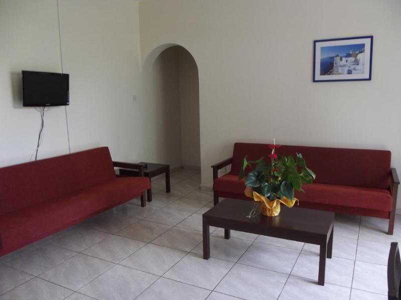 科法罗尼缇公寓酒店 Paphos 外观 照片