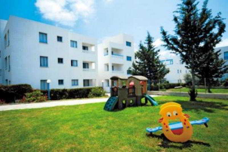 科法罗尼缇公寓酒店 Paphos 外观 照片